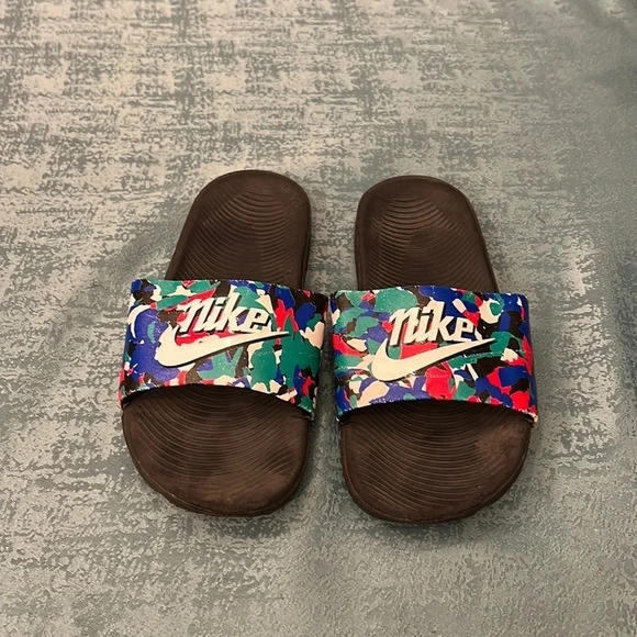 Multi colored Youth Nike Slides - Picture 5 of 8